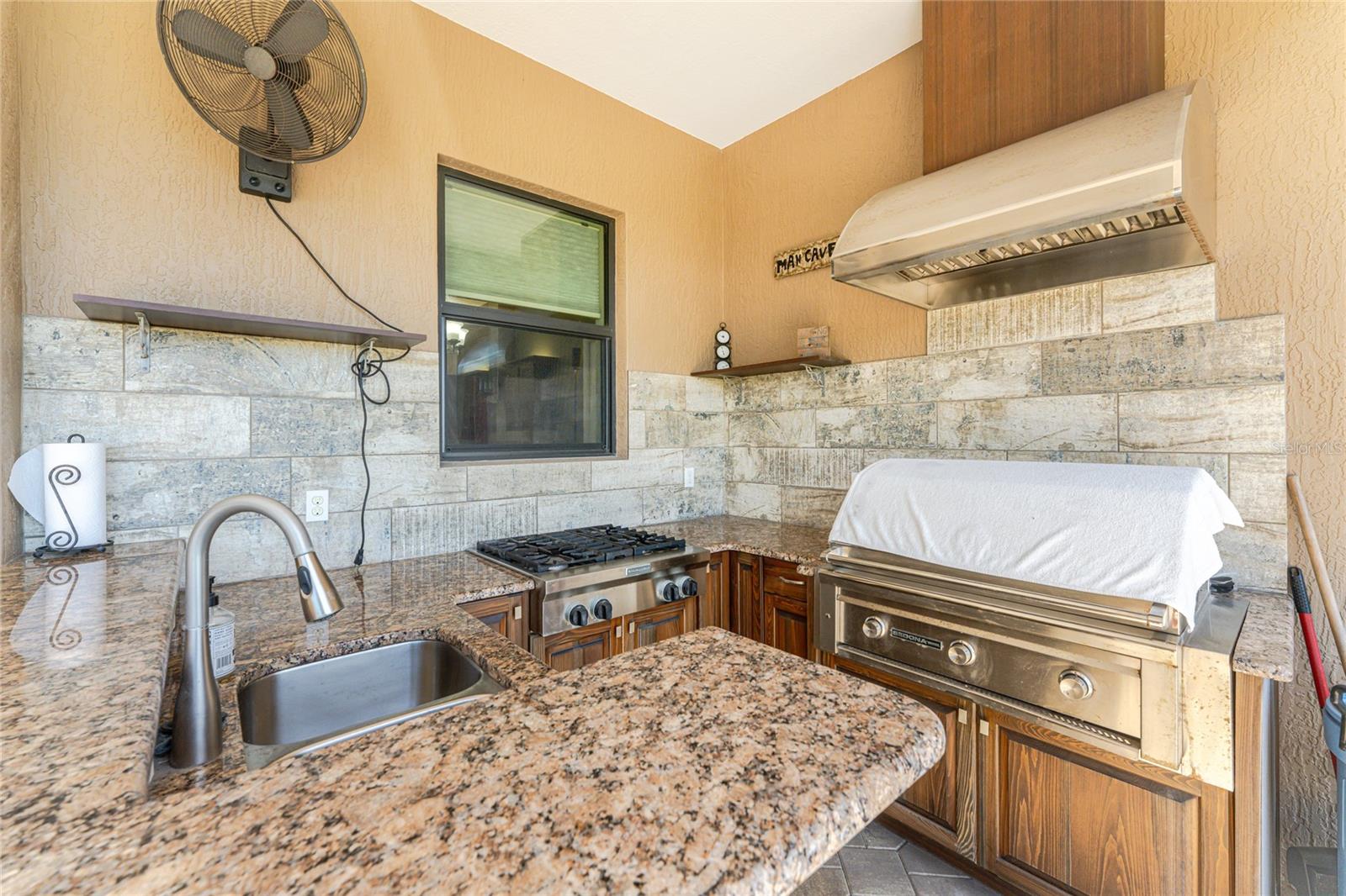 174 ROTONDA BLVD E, ROTONDA WEST, FL, 33947