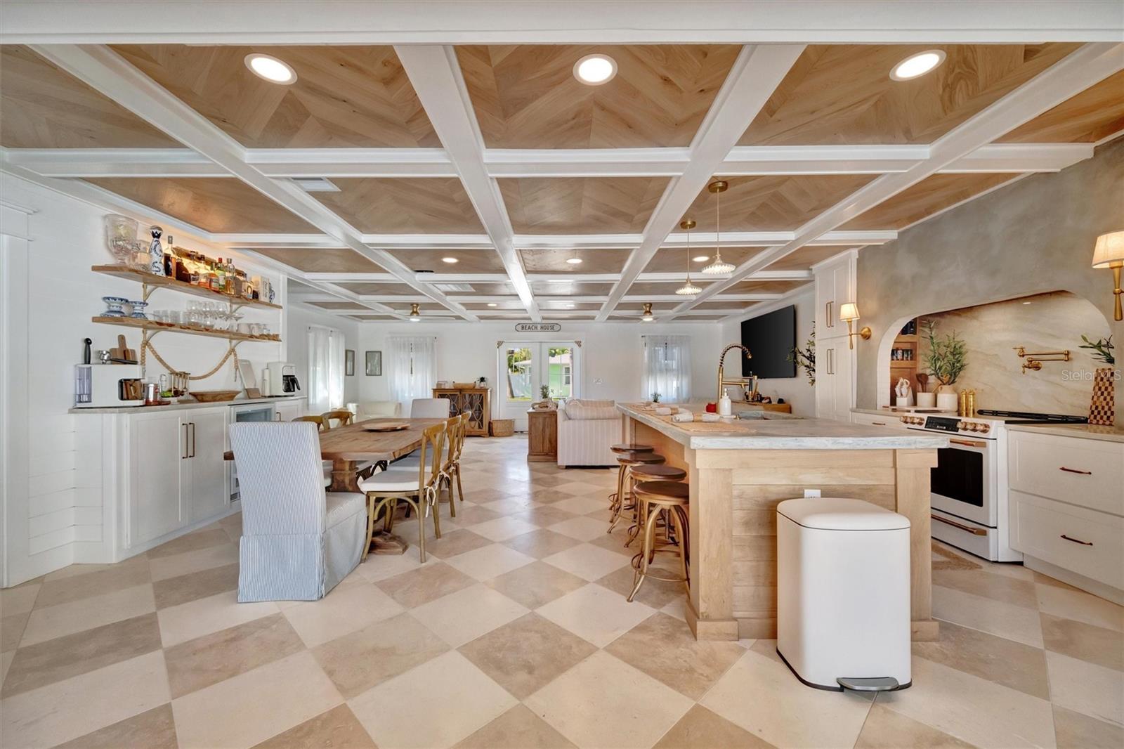 117 81ST ST, HOLMES BEACH, FL, 34217