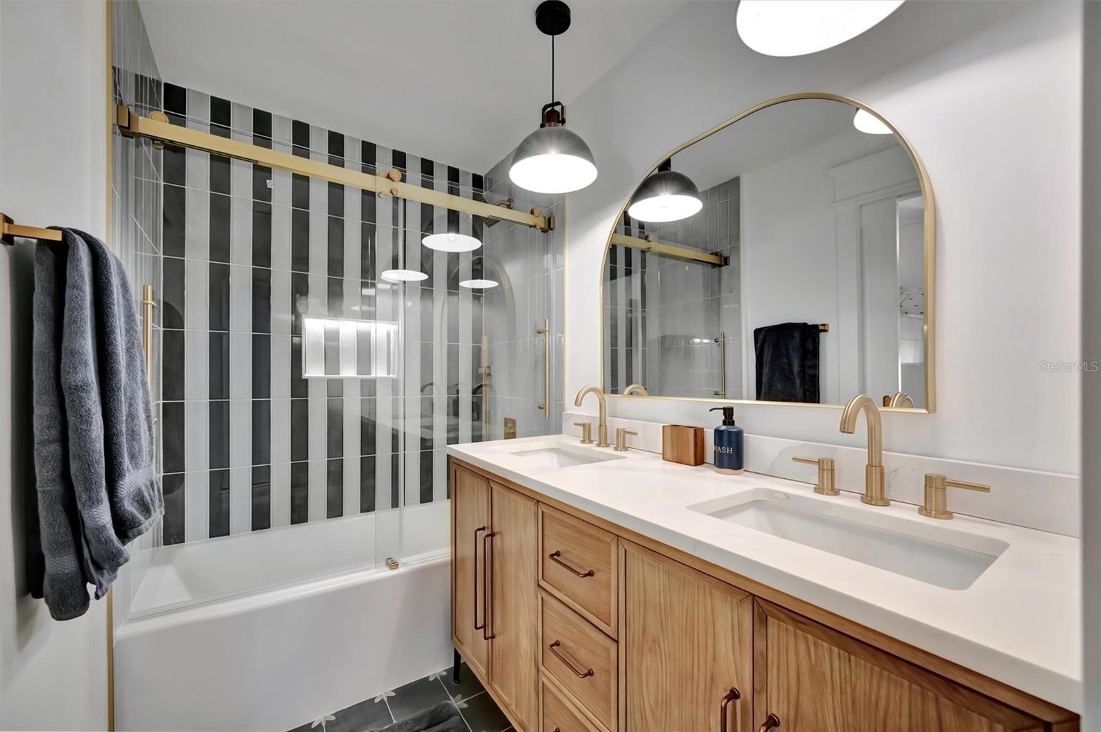 117 81ST ST, HOLMES BEACH, FL, 34217