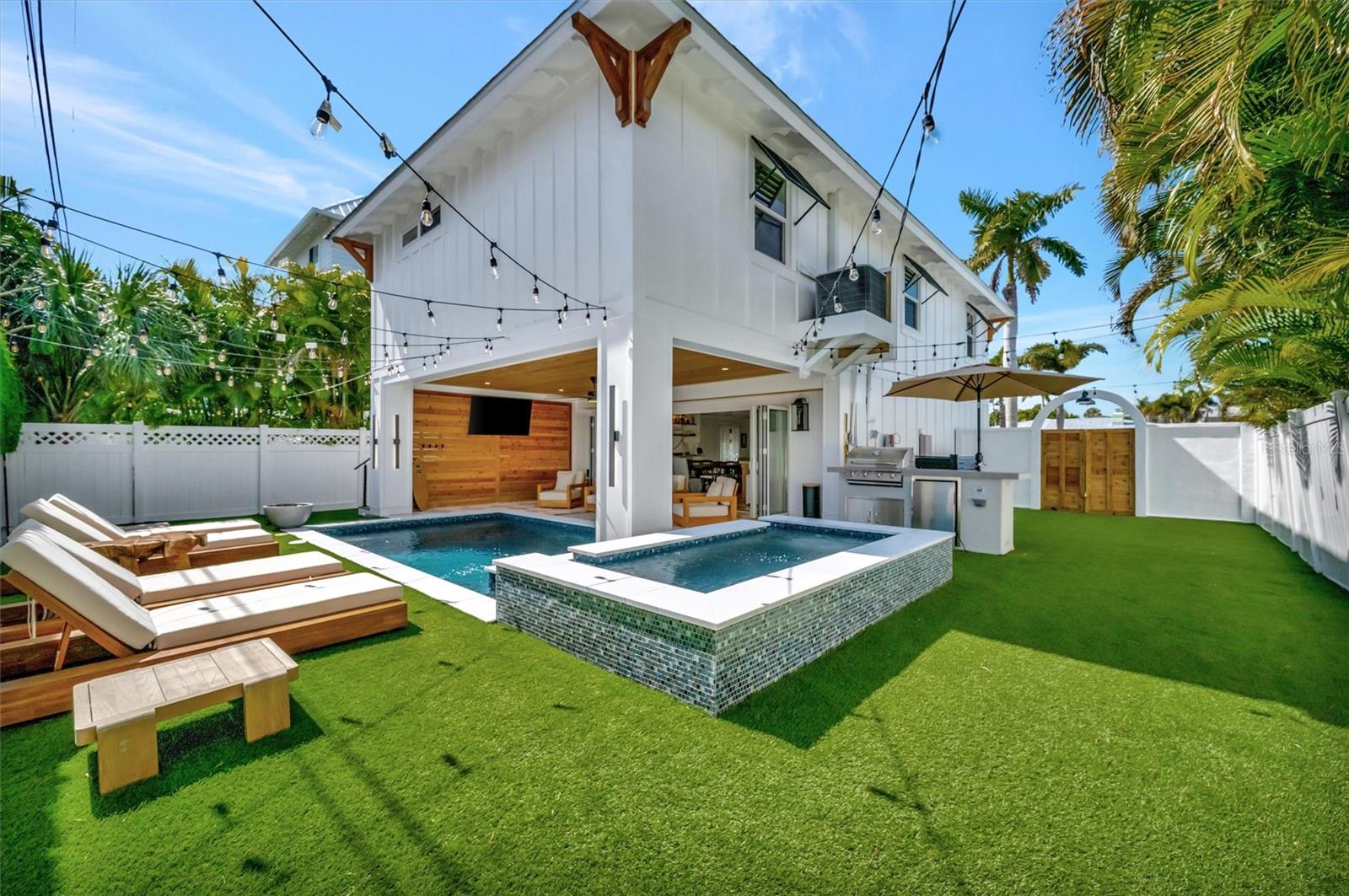 117 81ST ST, HOLMES BEACH, FL, 34217