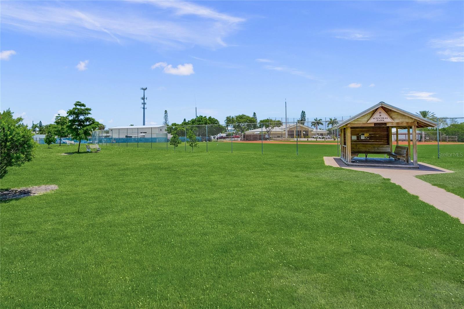 117 81ST ST, HOLMES BEACH, FL, 34217