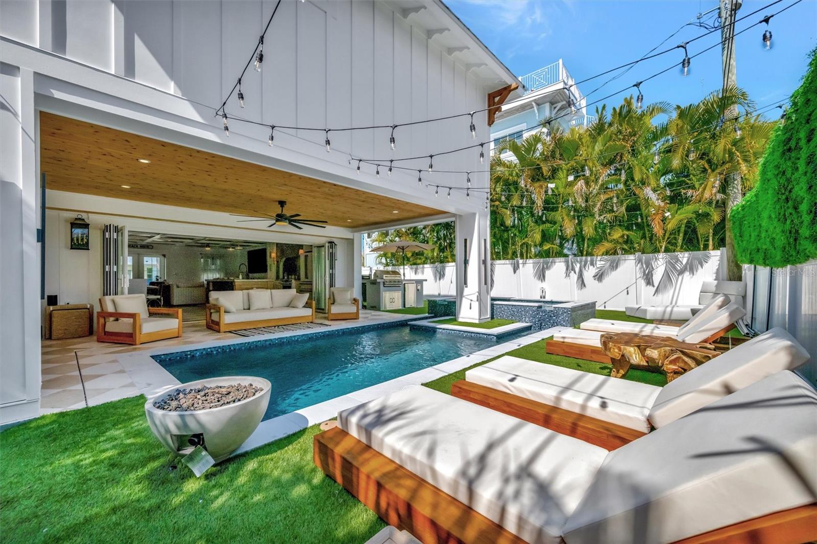 117 81ST ST, HOLMES BEACH, FL, 34217