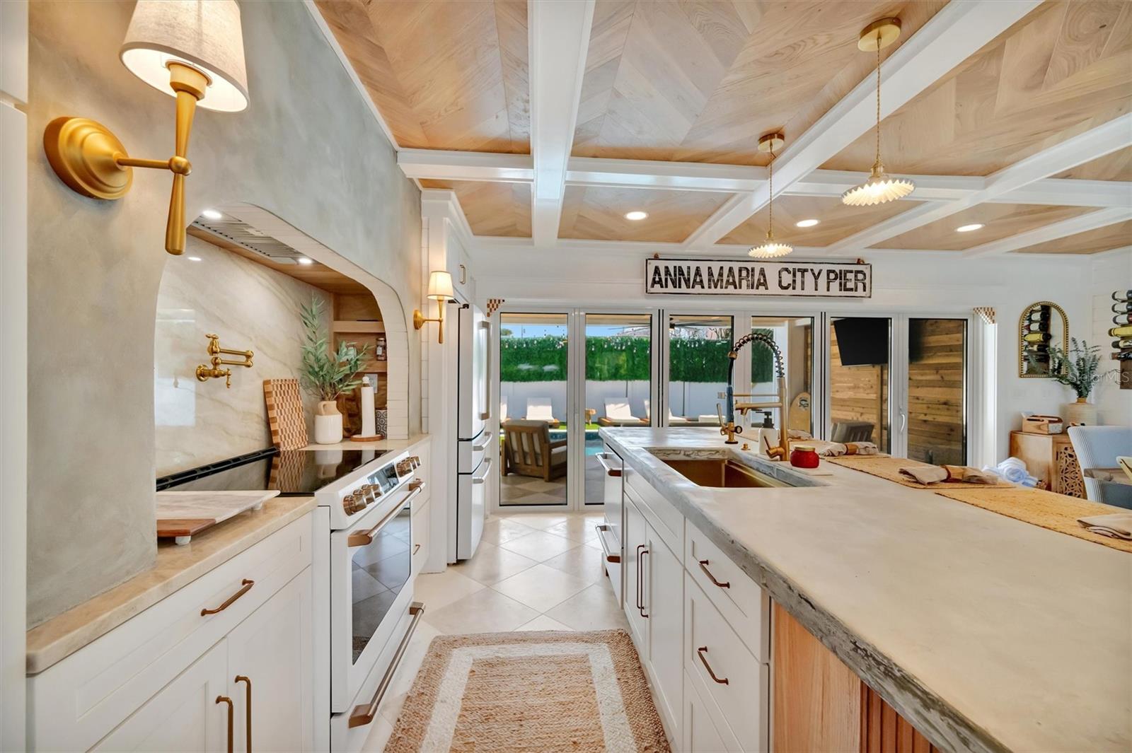 117 81ST ST, HOLMES BEACH, FL, 34217