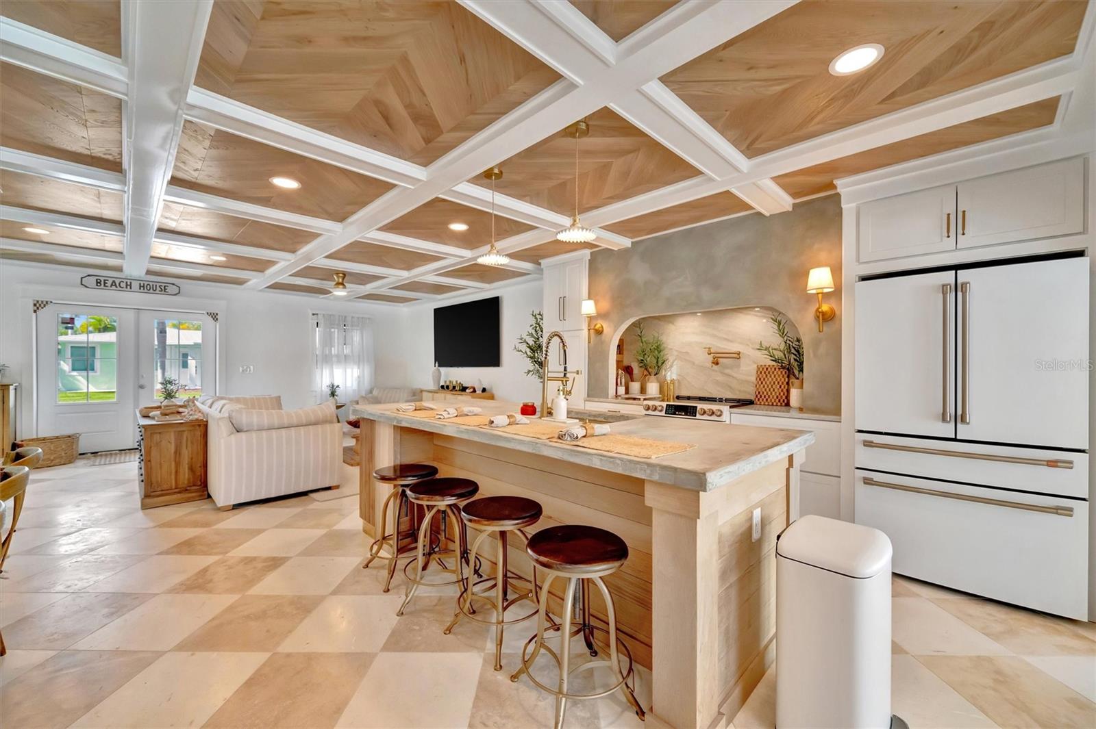 117 81ST ST, HOLMES BEACH, FL, 34217