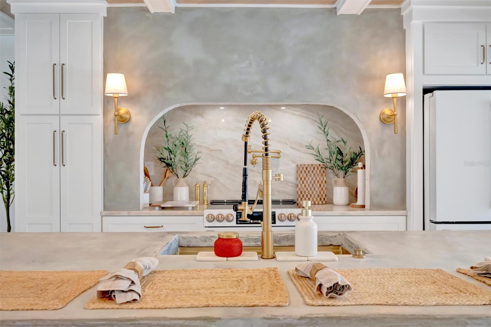 117 81ST ST, HOLMES BEACH, FL, 34217