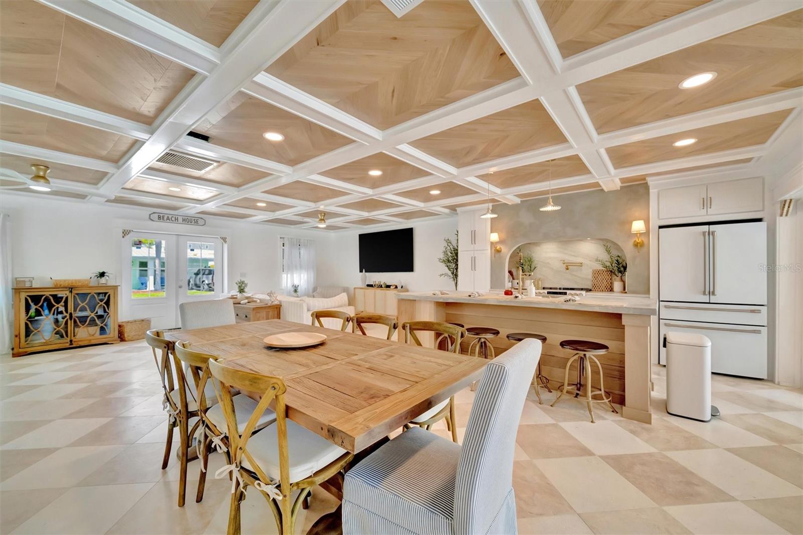 117 81ST ST, HOLMES BEACH, FL, 34217