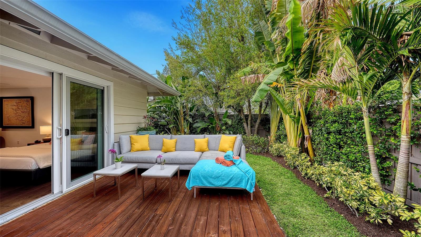 1661 S JEFFERSON AVE, SARASOTA, FL, 34239