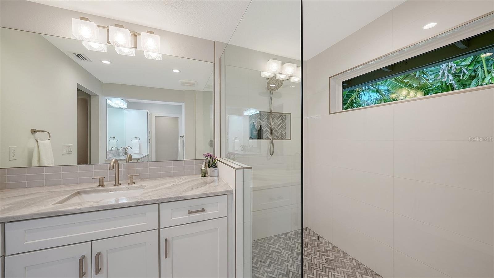 1661 S JEFFERSON AVE, SARASOTA, FL, 34239