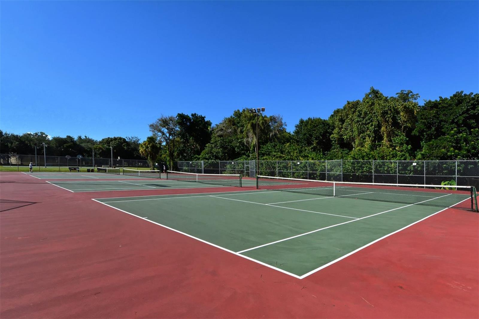 1661 S JEFFERSON AVE, SARASOTA, FL, 34239