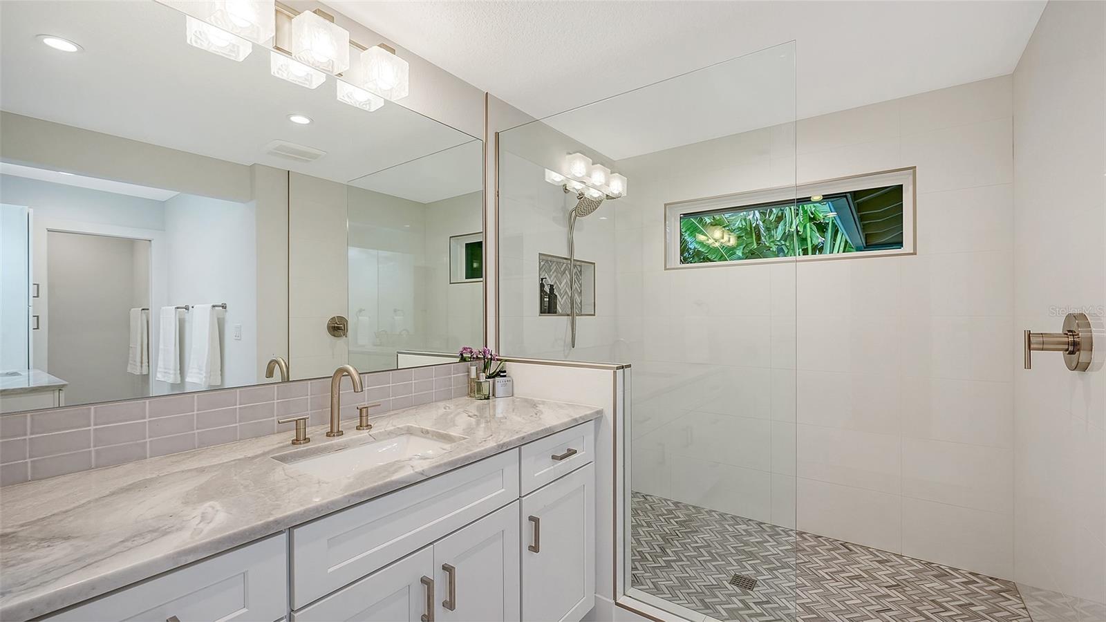1661 S JEFFERSON AVE, SARASOTA, FL, 34239