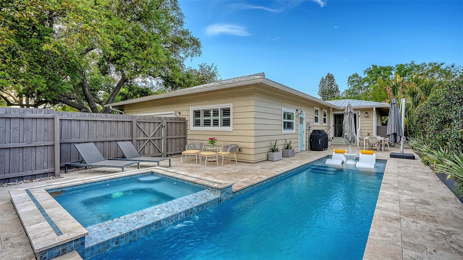 1661 S JEFFERSON AVE, SARASOTA, FL, 34239