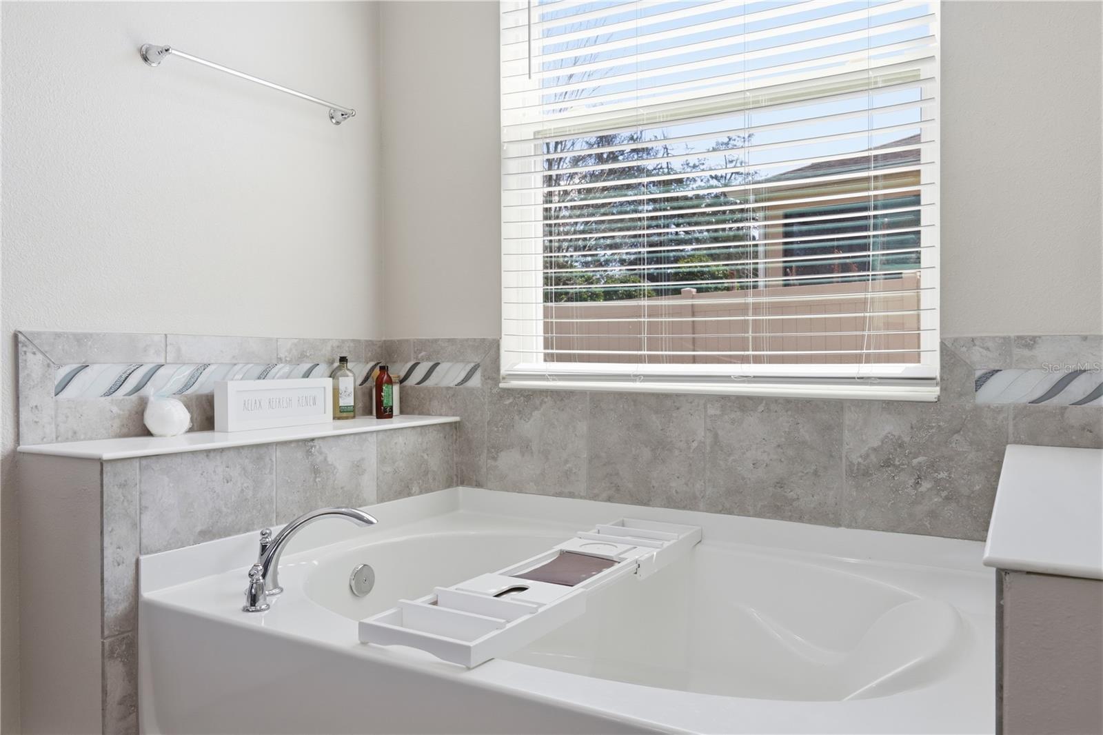 2337 OXMOOR DR, DELAND, FL, 32724