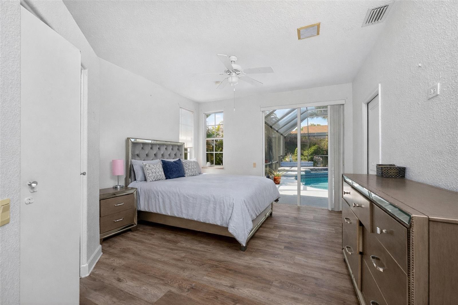 1049 HARBOUR GLEN PL, PUNTA GORDA, FL, 33983