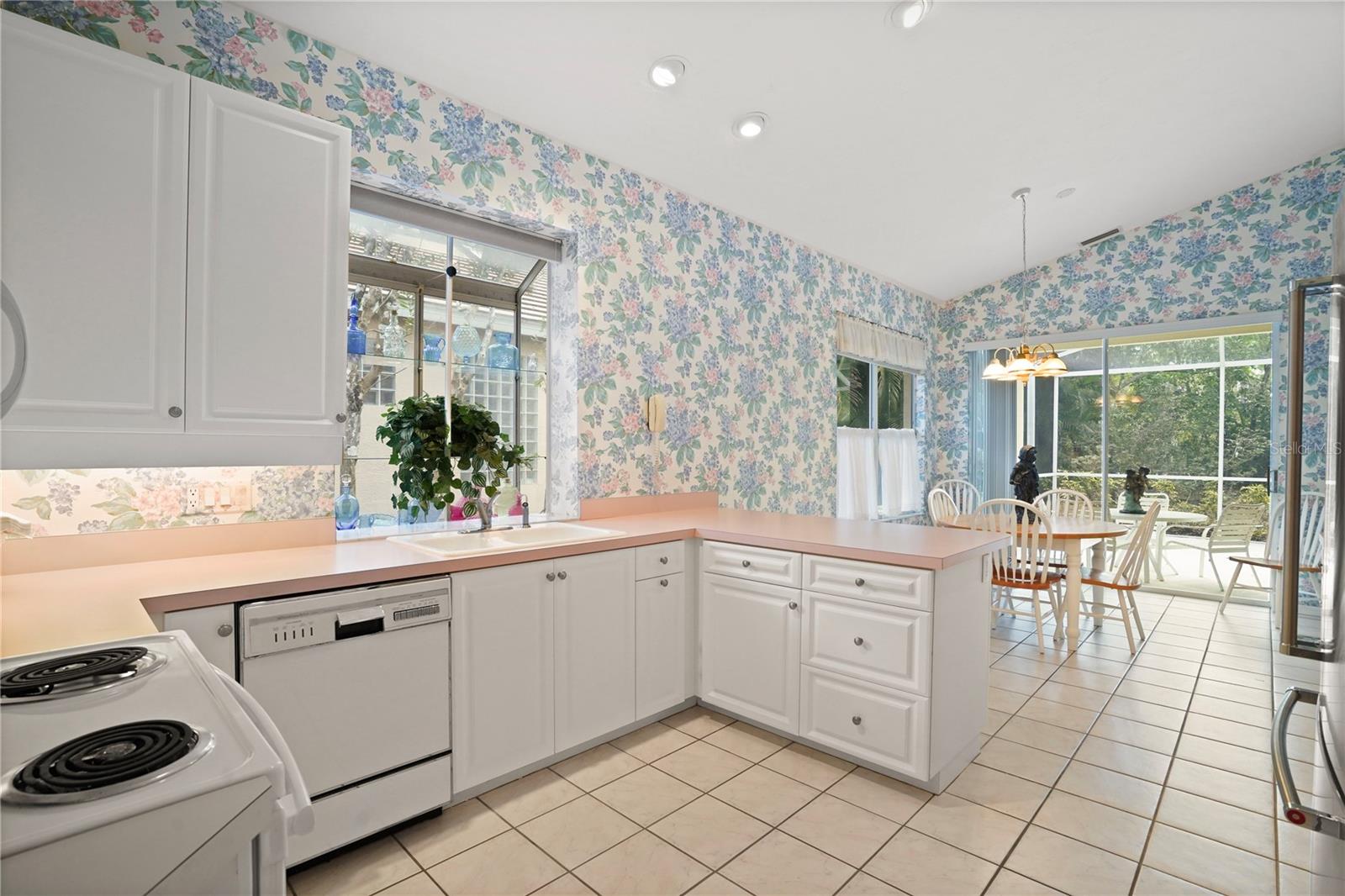 7909 HAMPTON CT, UNIVERSITY PARK, FL, 34201