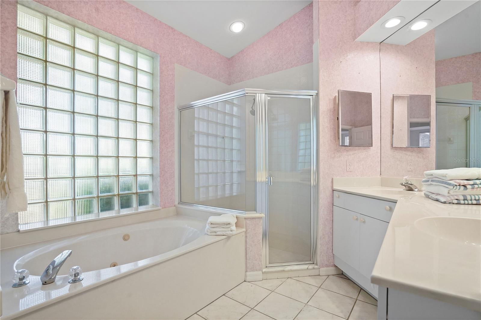 7909 HAMPTON CT, UNIVERSITY PARK, FL, 34201