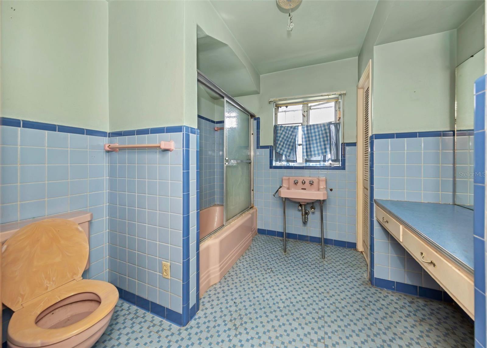 511 E ADALEE ST, TAMPA, FL, 33603