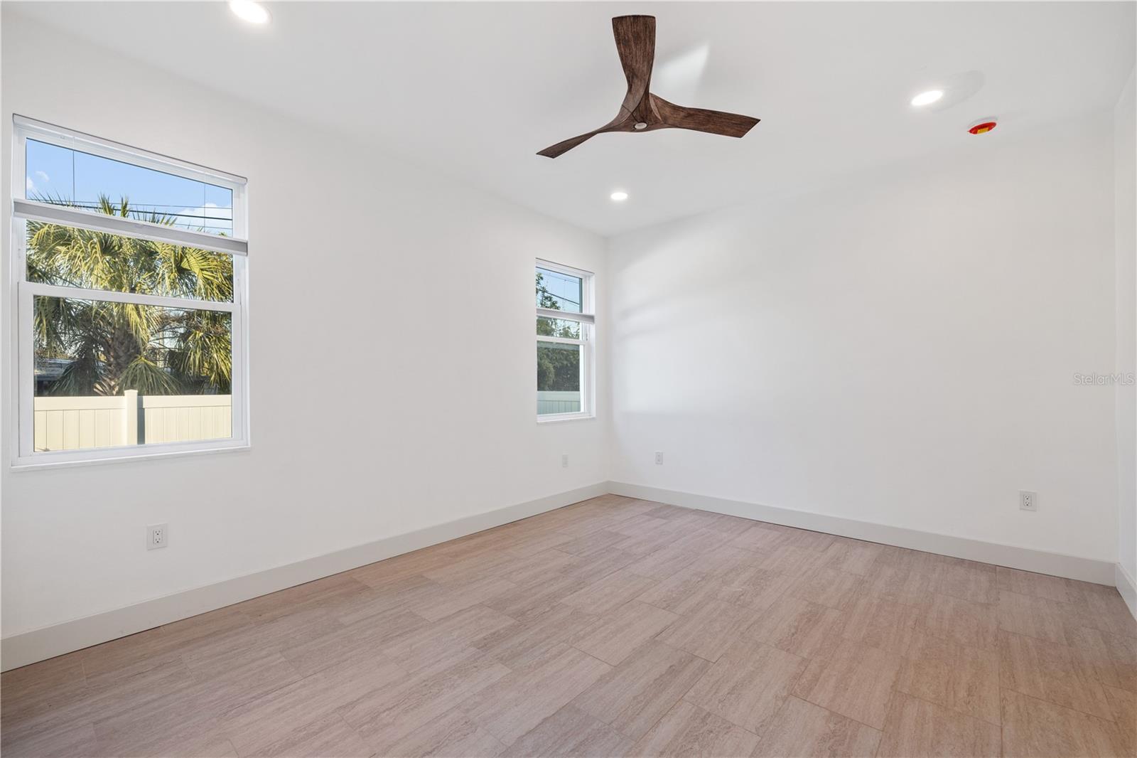 2727 W CHESTNUT ST, TAMPA, FL, 33607