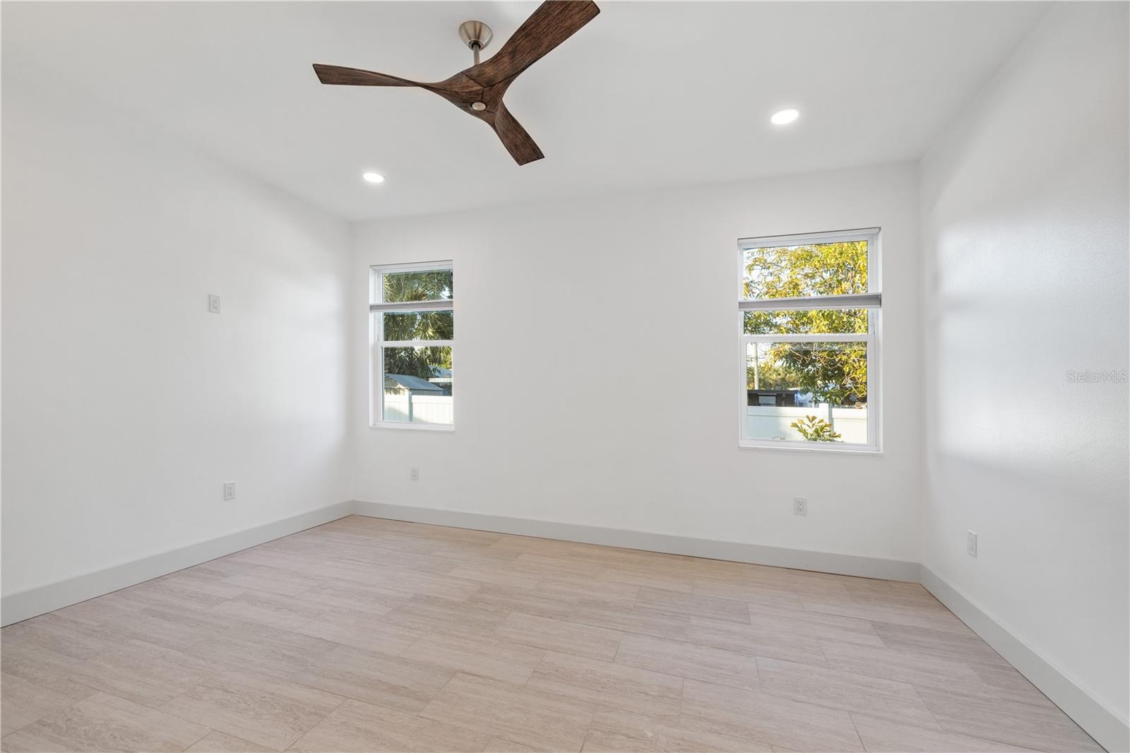 2727 W CHESTNUT ST, TAMPA, FL, 33607