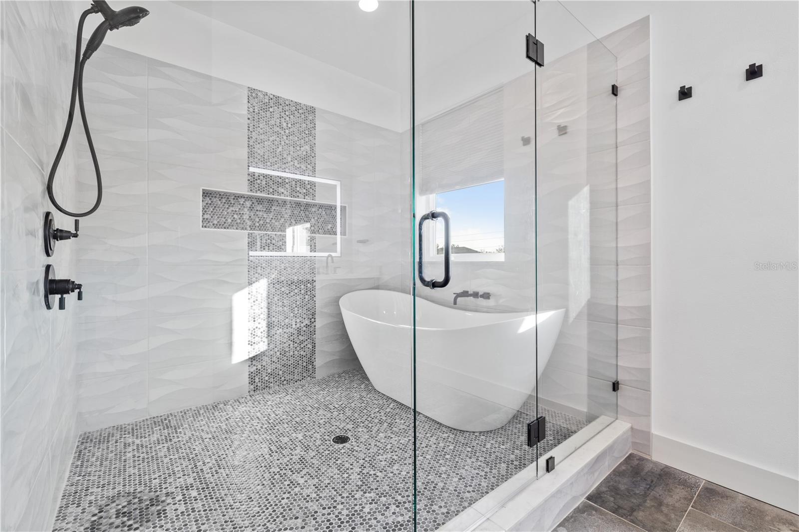 2727 W CHESTNUT ST, TAMPA, FL, 33607