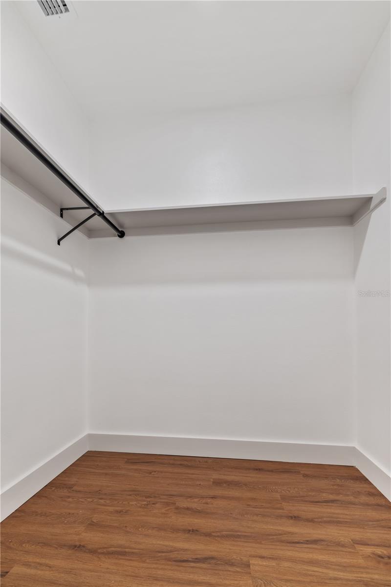 2727 W CHESTNUT ST, TAMPA, FL, 33607