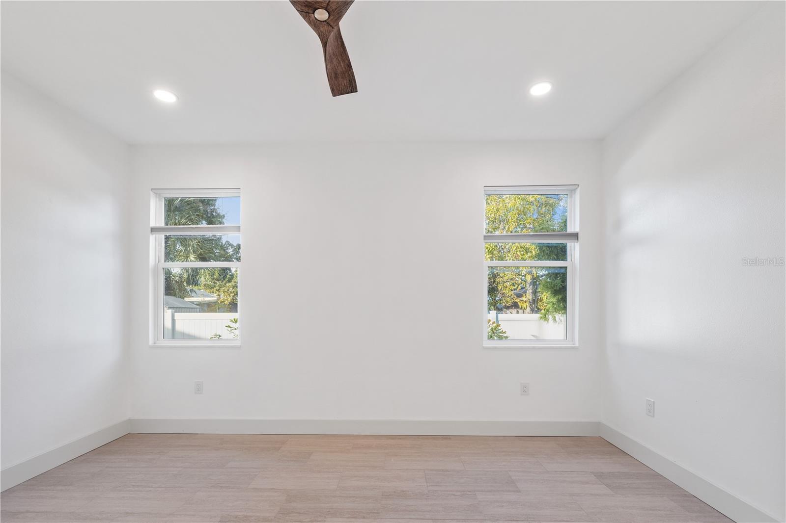 2727 W CHESTNUT ST, TAMPA, FL, 33607