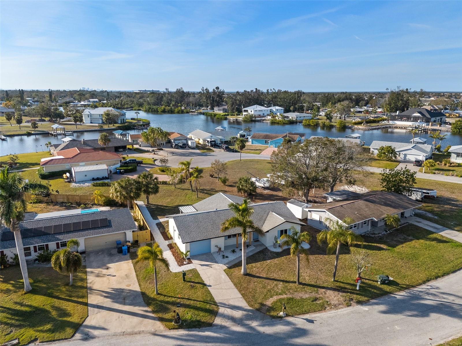 105 12TH ST SW, RUSKIN, FL, 33570