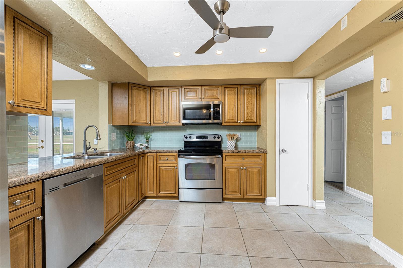 256 CADDY RD, ROTONDA WEST, FL, 33947