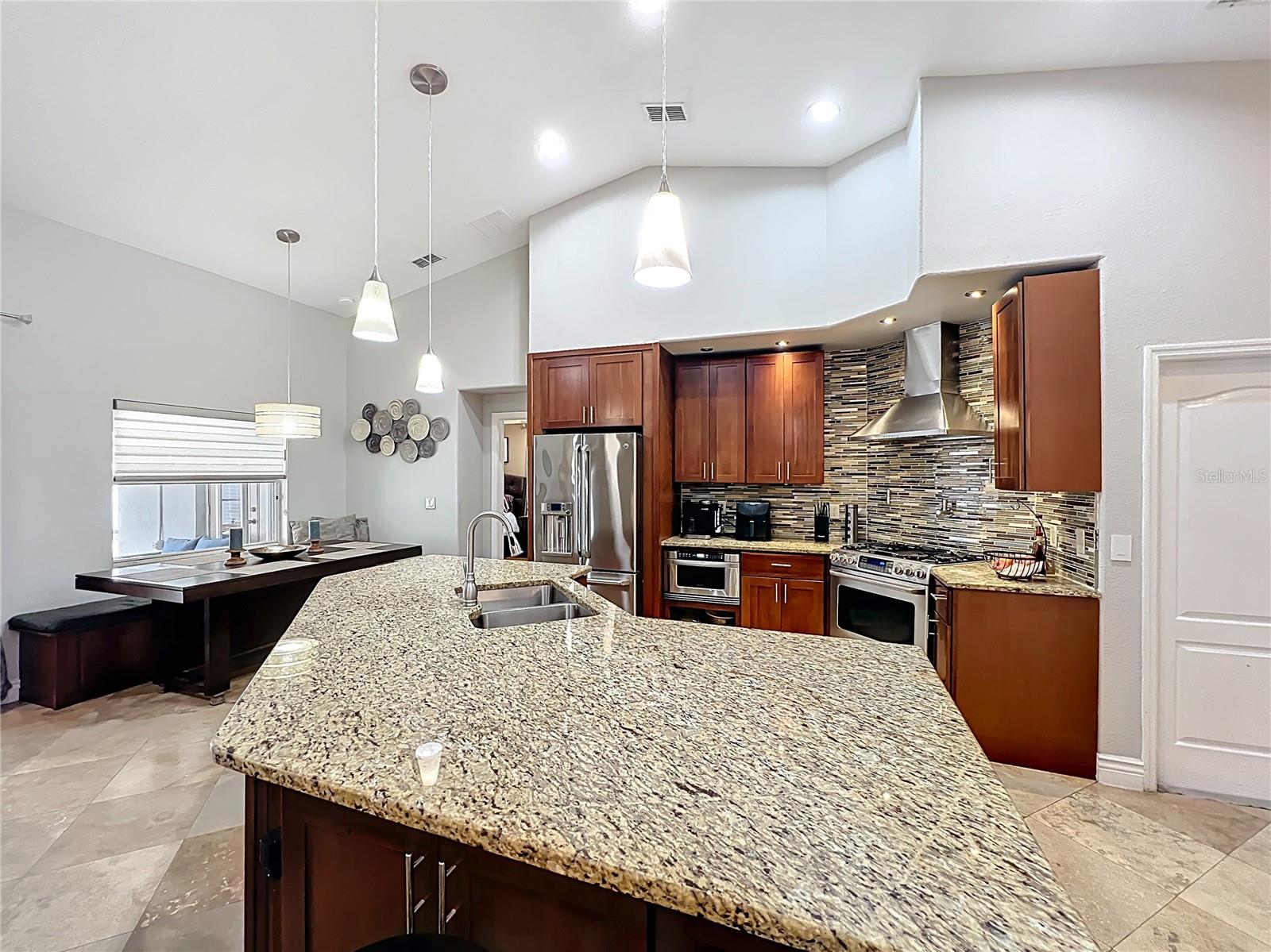 723 SUNBURST COVE LN, WINTER GARDEN, FL, 34787