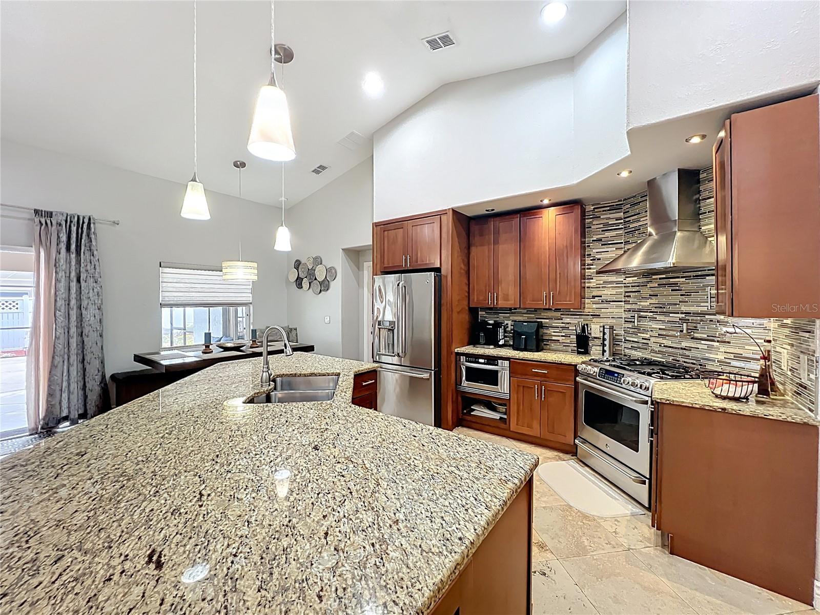 723 SUNBURST COVE LN, WINTER GARDEN, FL, 34787
