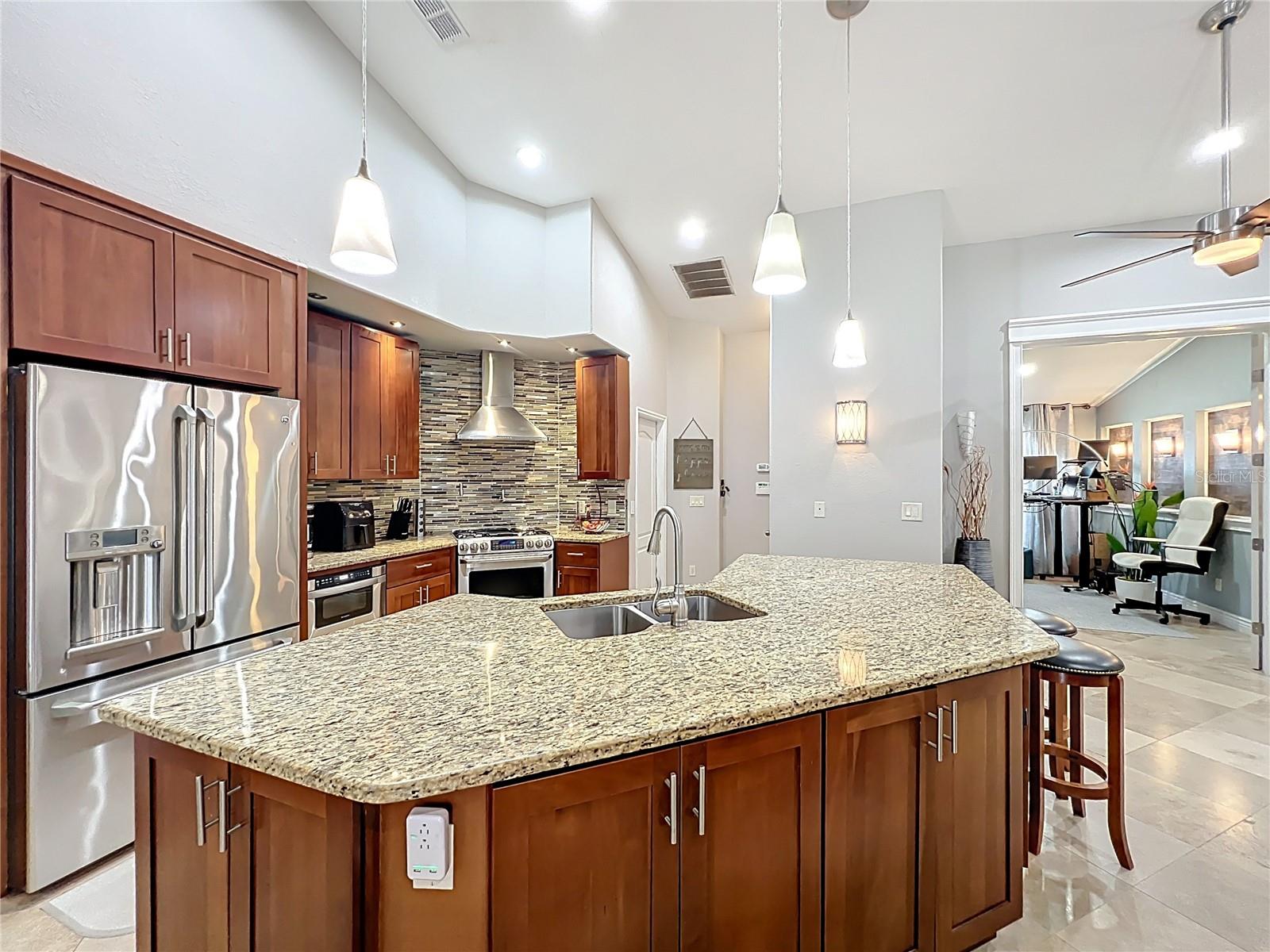 723 SUNBURST COVE LN, WINTER GARDEN, FL, 34787