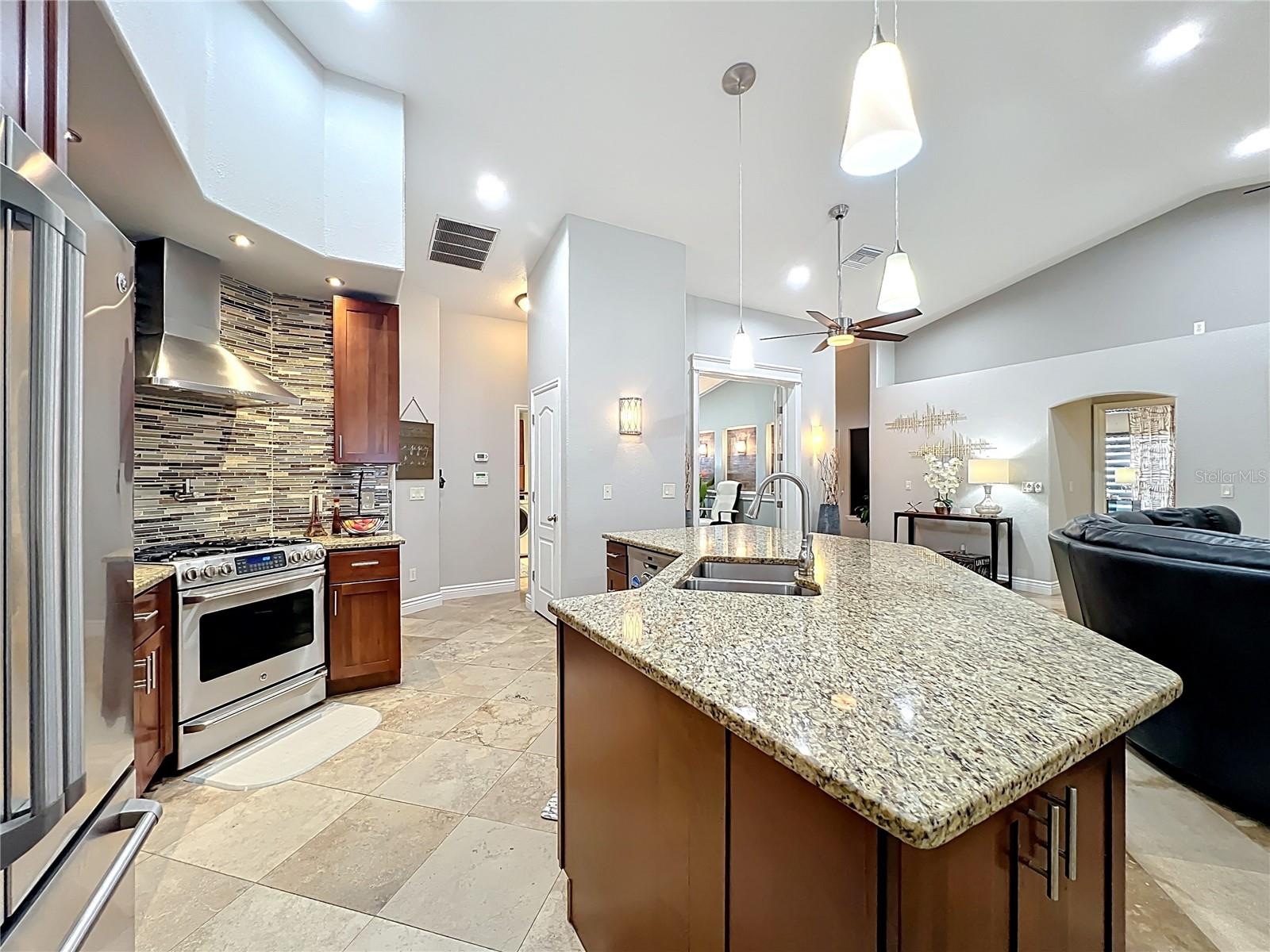 723 SUNBURST COVE LN, WINTER GARDEN, FL, 34787