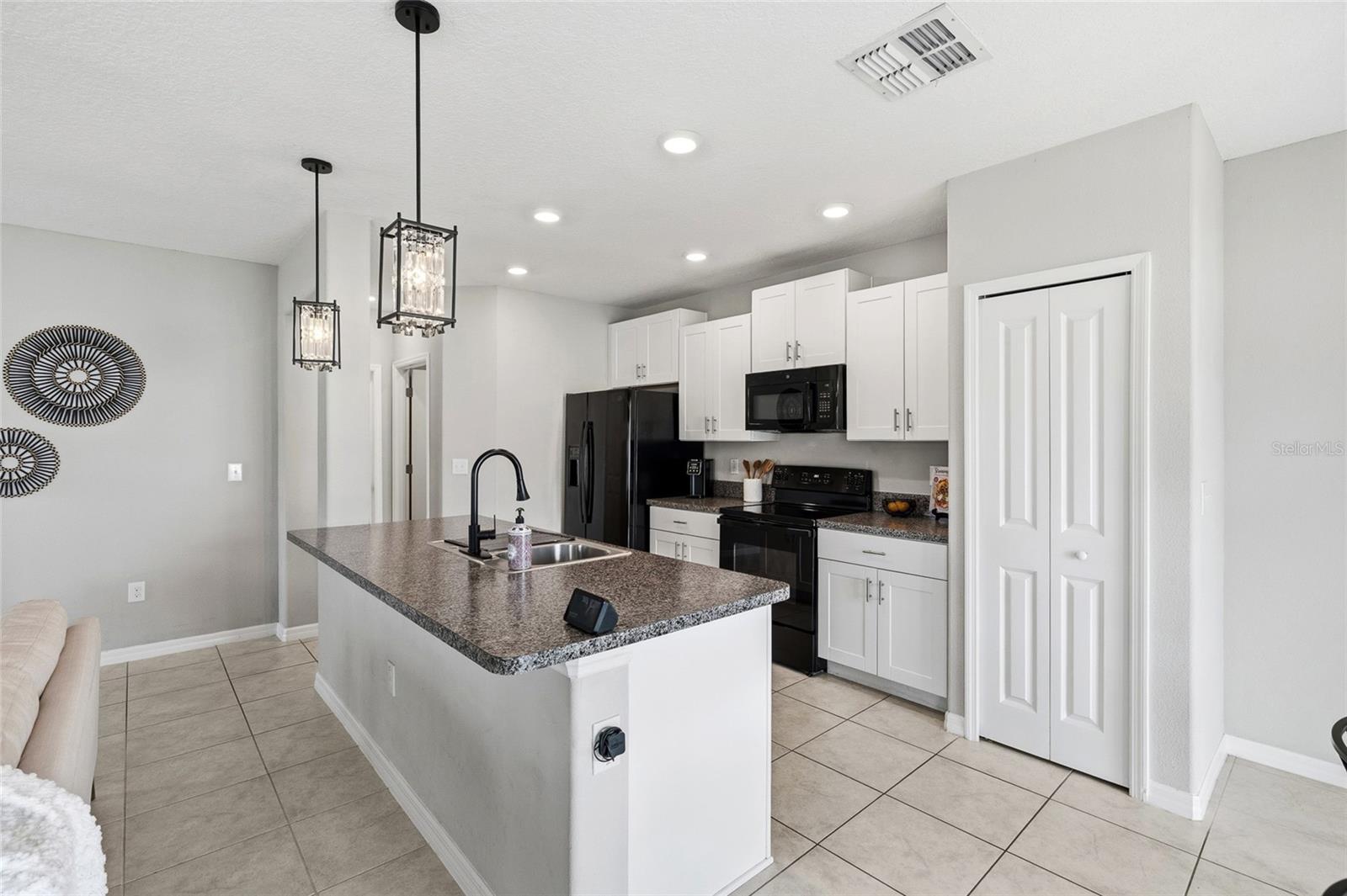 7011 SAMUEL IVY DR, TAMPA, FL, 33619