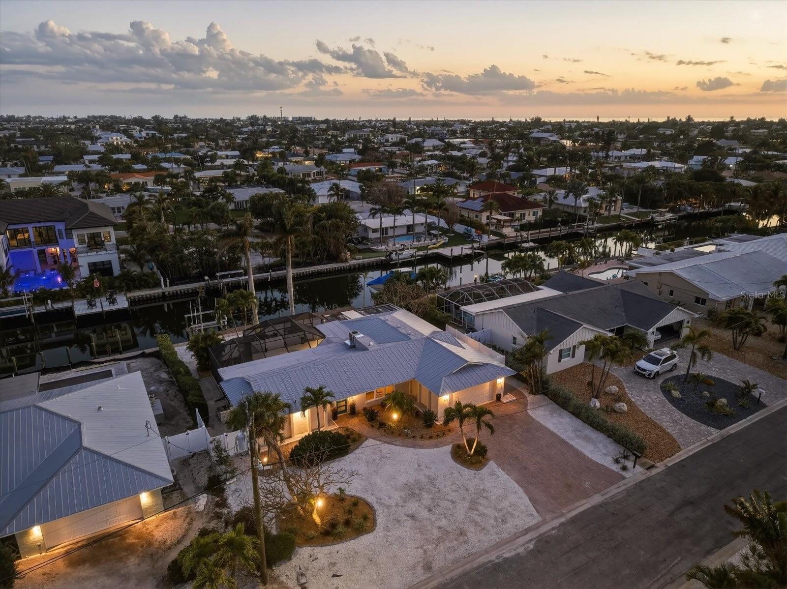 608 GLADSTONE LN, HOLMES BEACH, FL, 34217