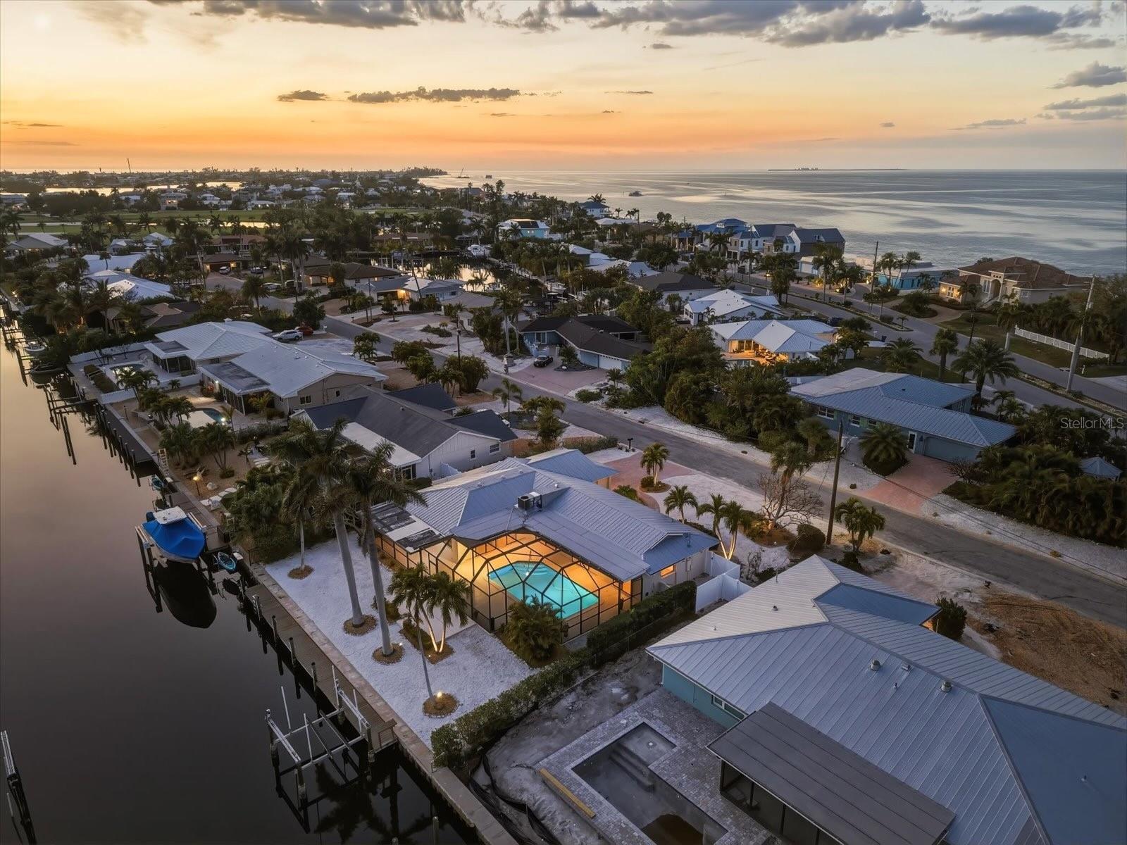 608 GLADSTONE LN, HOLMES BEACH, FL, 34217