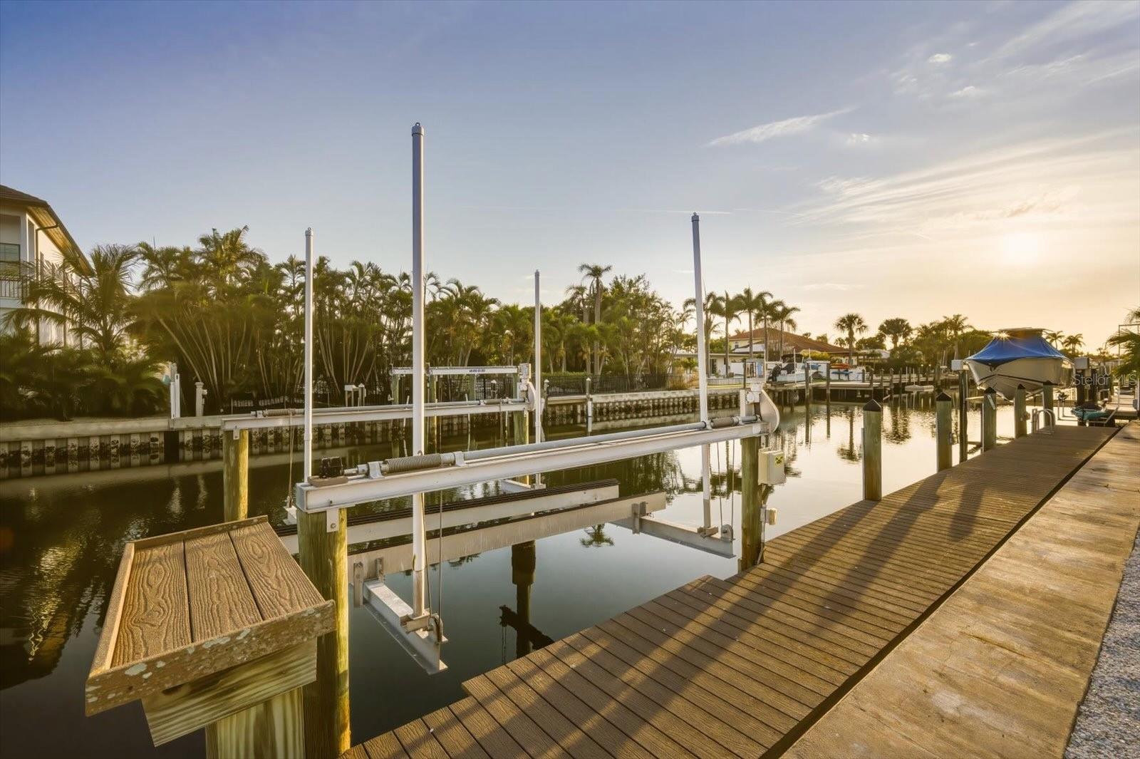 608 GLADSTONE LN, HOLMES BEACH, FL, 34217