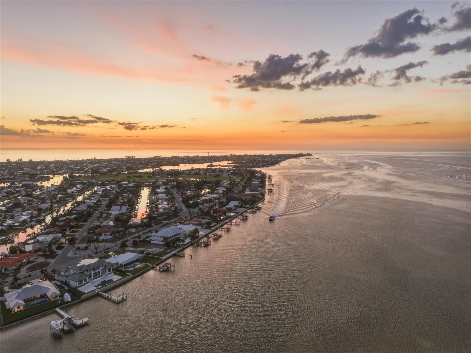 608 GLADSTONE LN, HOLMES BEACH, FL, 34217