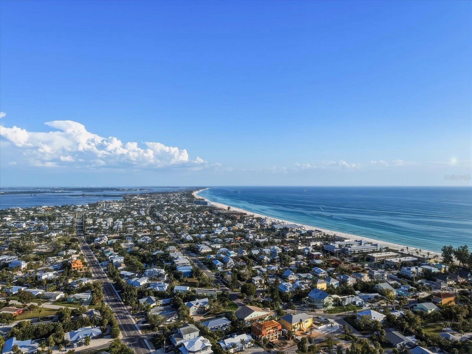 608 GLADSTONE LN, HOLMES BEACH, FL, 34217