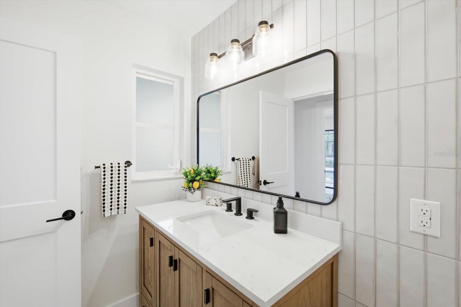 608 GLADSTONE LN, HOLMES BEACH, FL, 34217