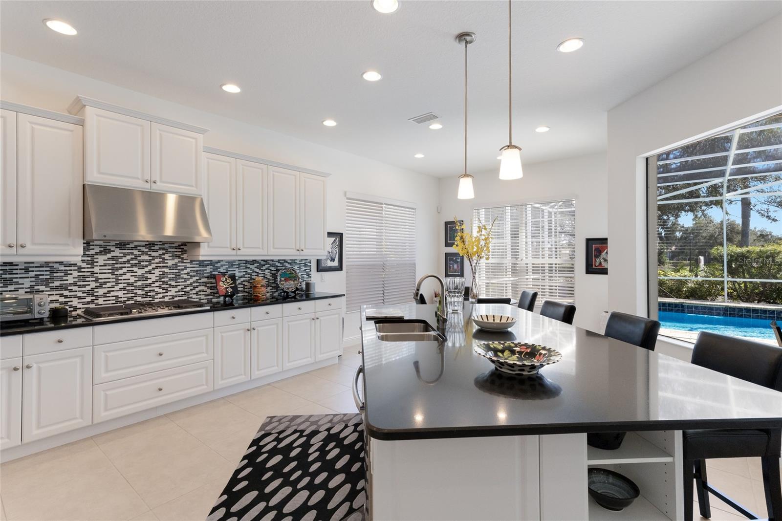 6748 CURZON TER, UNIVERSITY PARK, FL, 34201