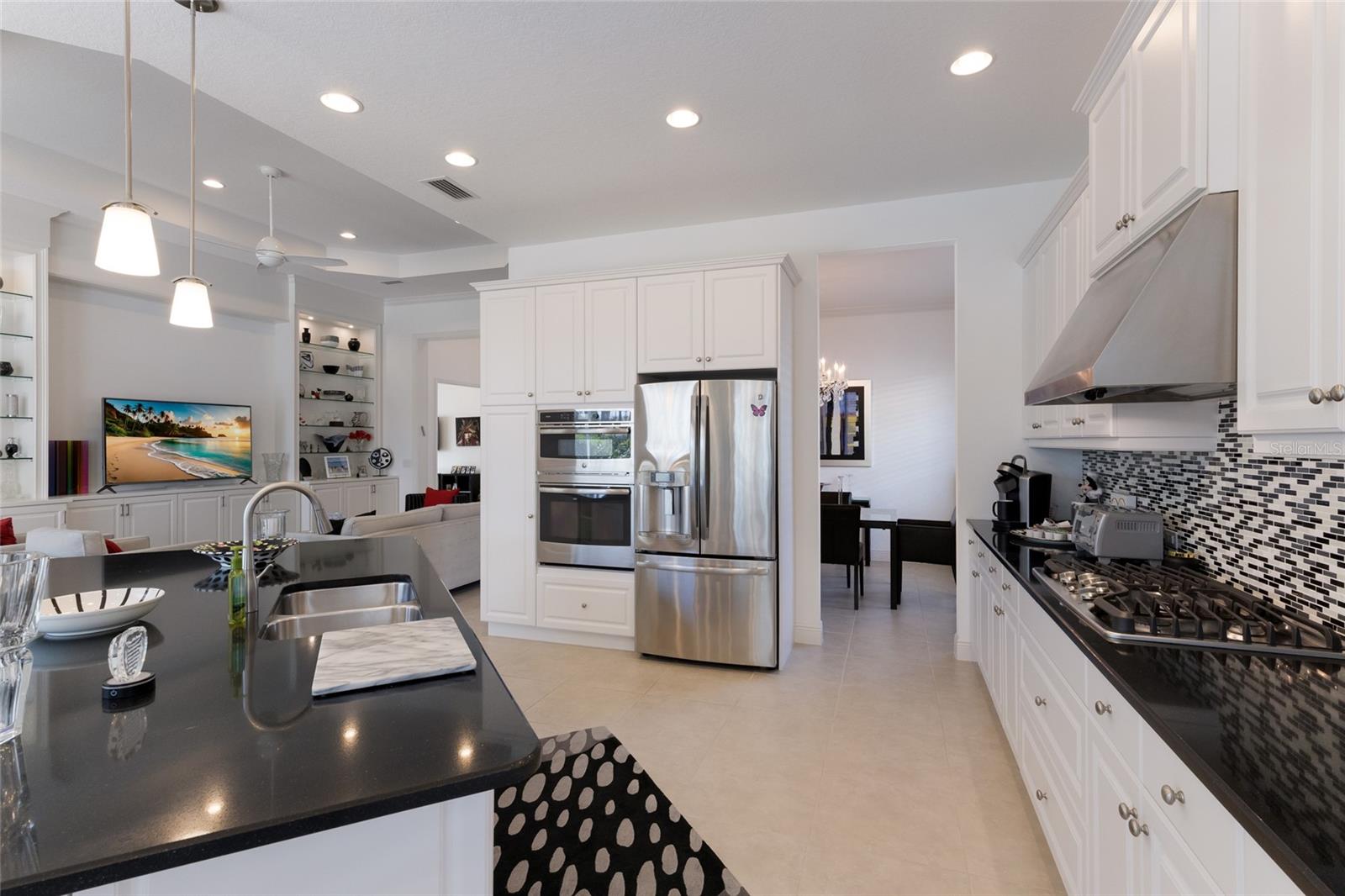 6748 CURZON TER, UNIVERSITY PARK, FL, 34201