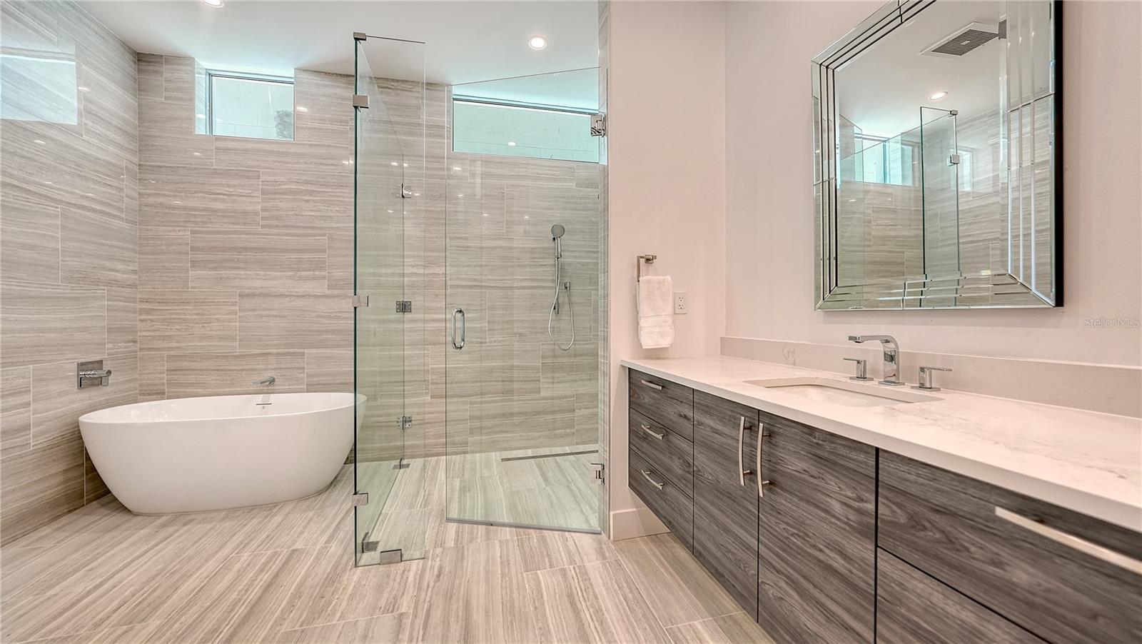 1335 2ND ST #Villa 2E, SARASOTA, FL, 34236