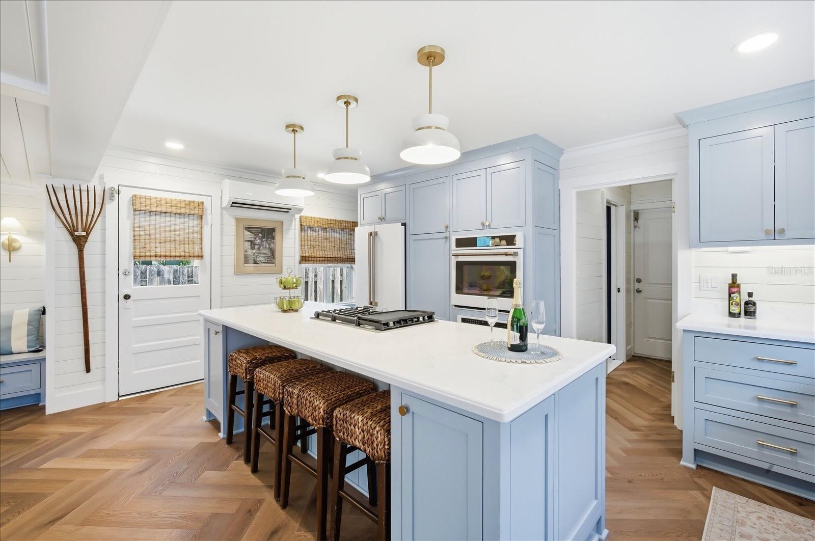 2913 GULF DR, HOLMES BEACH, FL, 34217