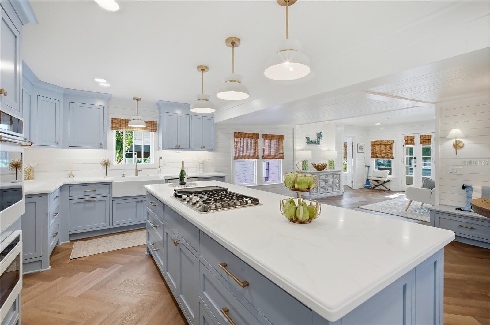 2913 GULF DR, HOLMES BEACH, FL, 34217