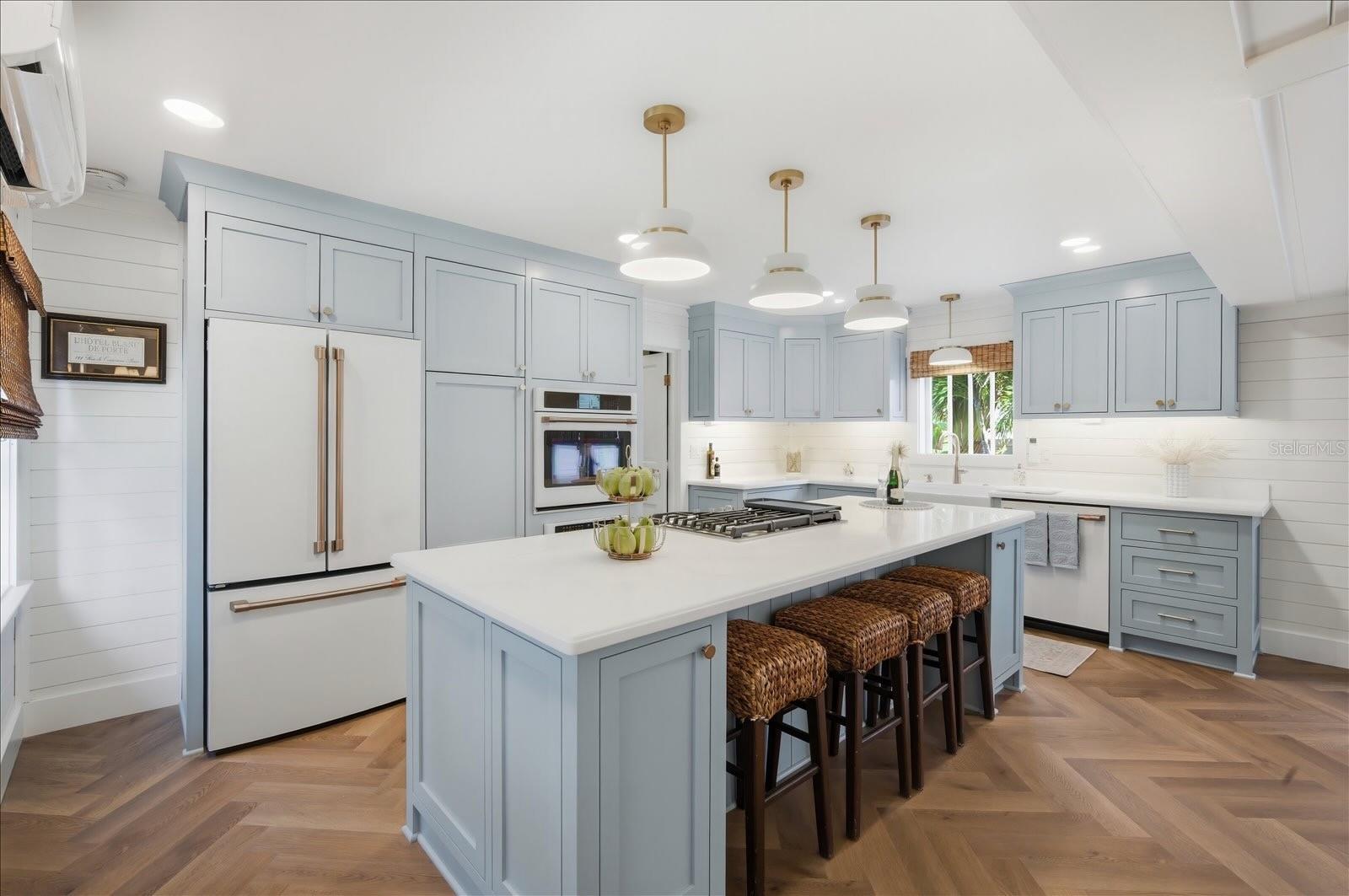 2913 GULF DR, HOLMES BEACH, FL, 34217