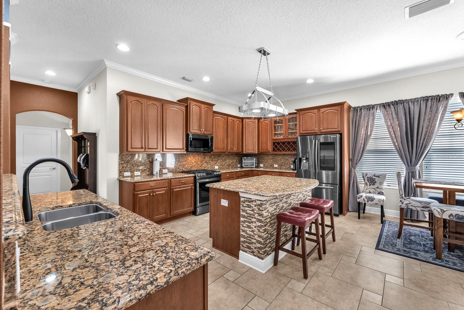 5950 FISHHAWK CROSSING BLVD, LITHIA, FL, 33547