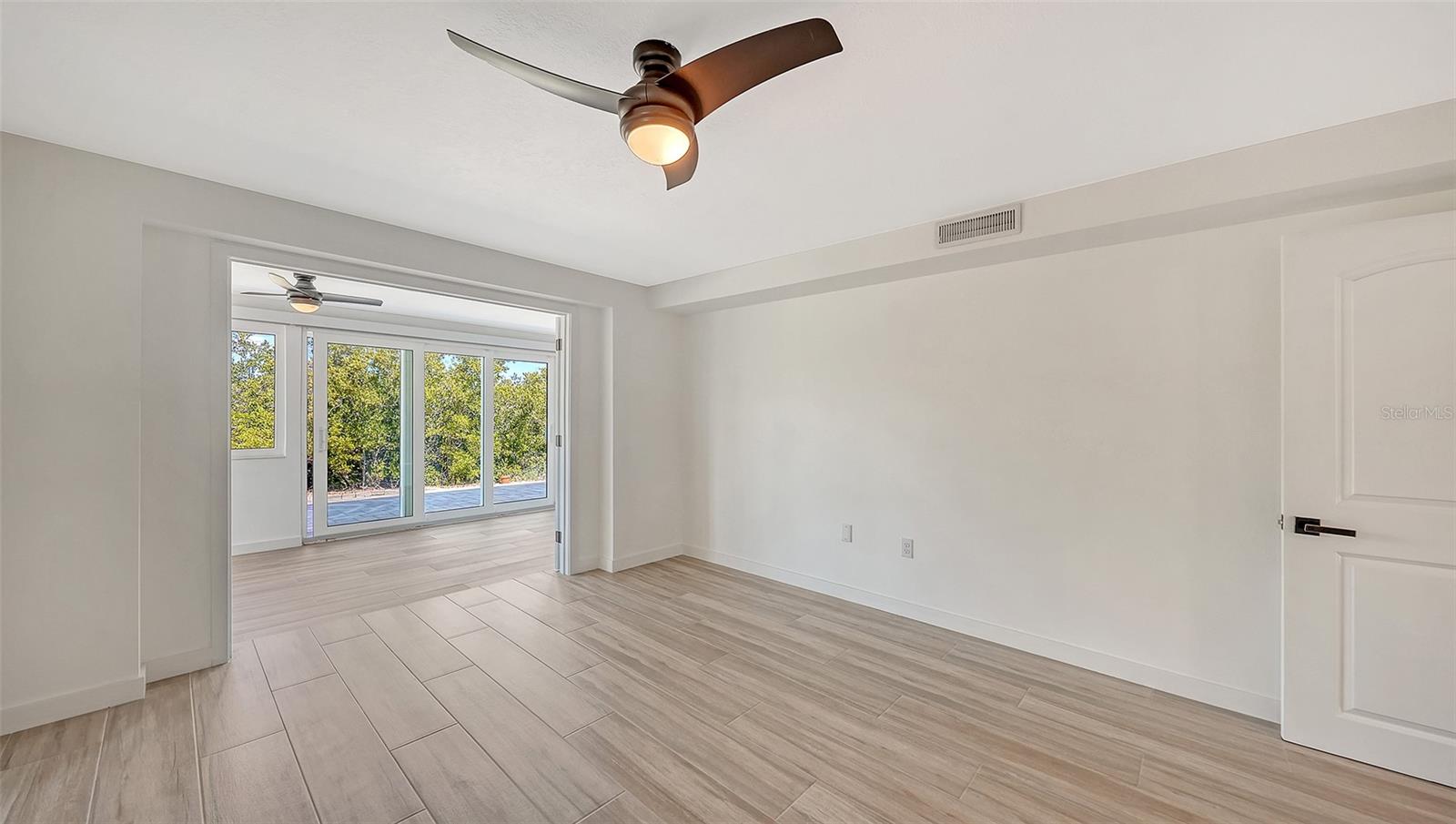 909 SPANISH DR N, LONGBOAT KEY, FL, 34228