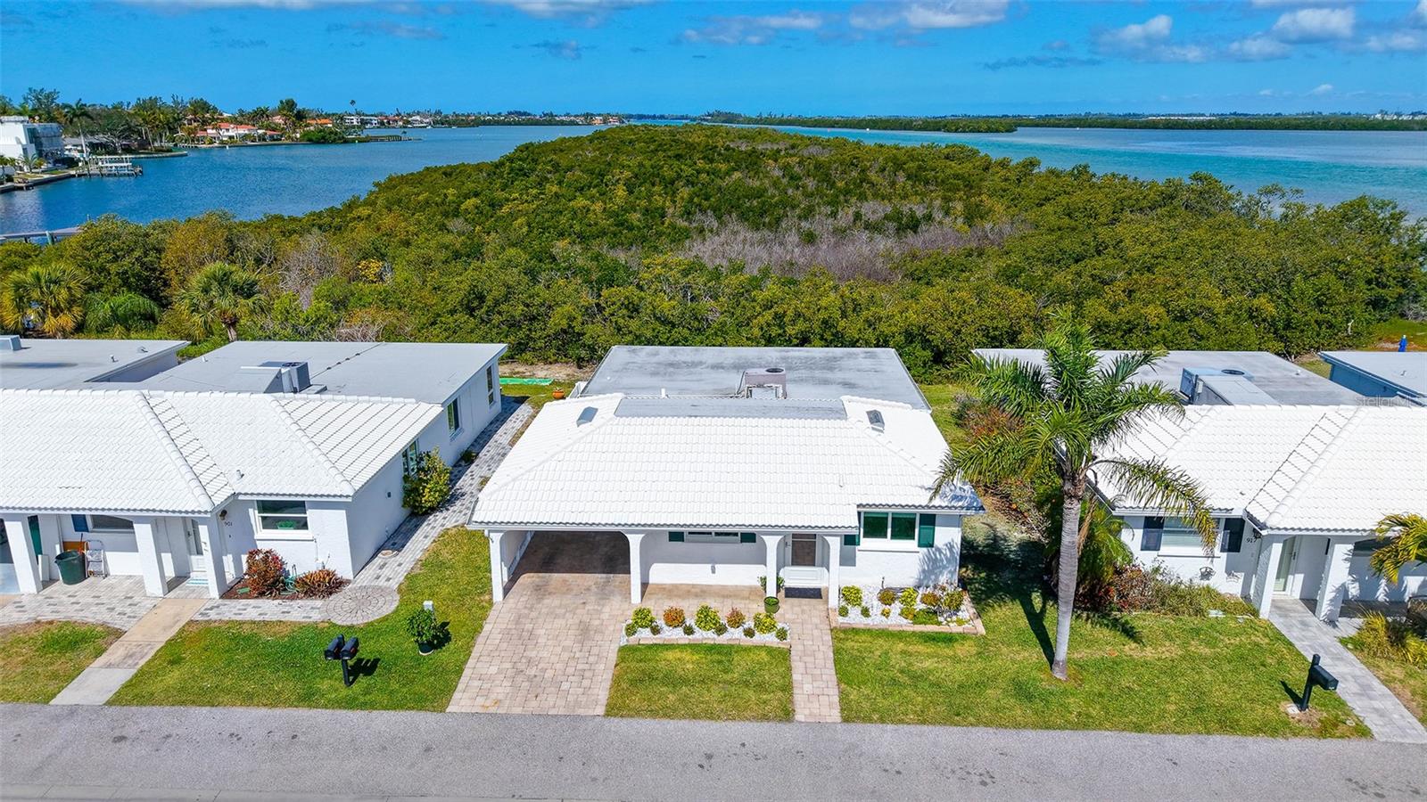 909 SPANISH DR N, LONGBOAT KEY, FL, 34228