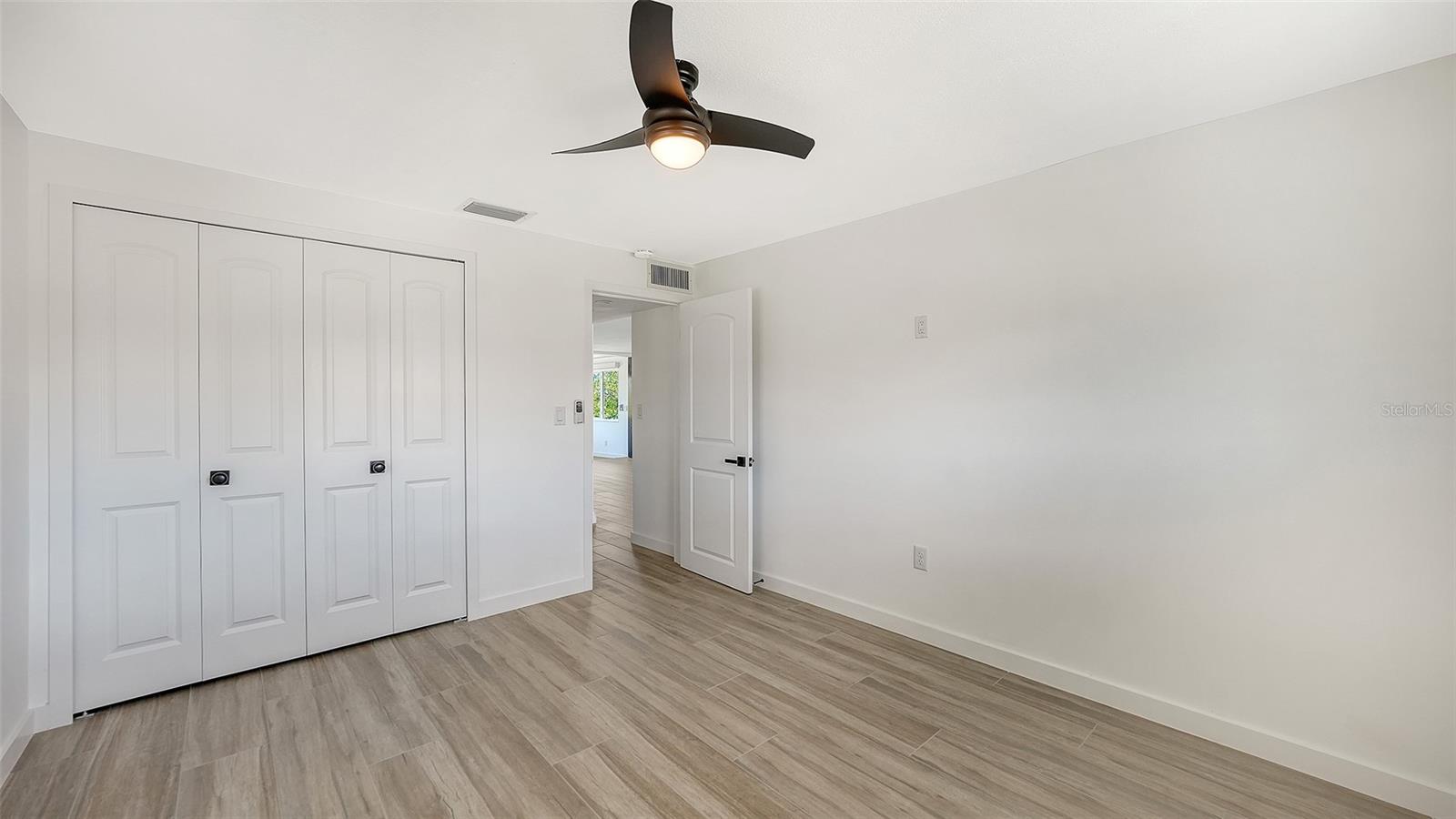 909 SPANISH DR N, LONGBOAT KEY, FL, 34228