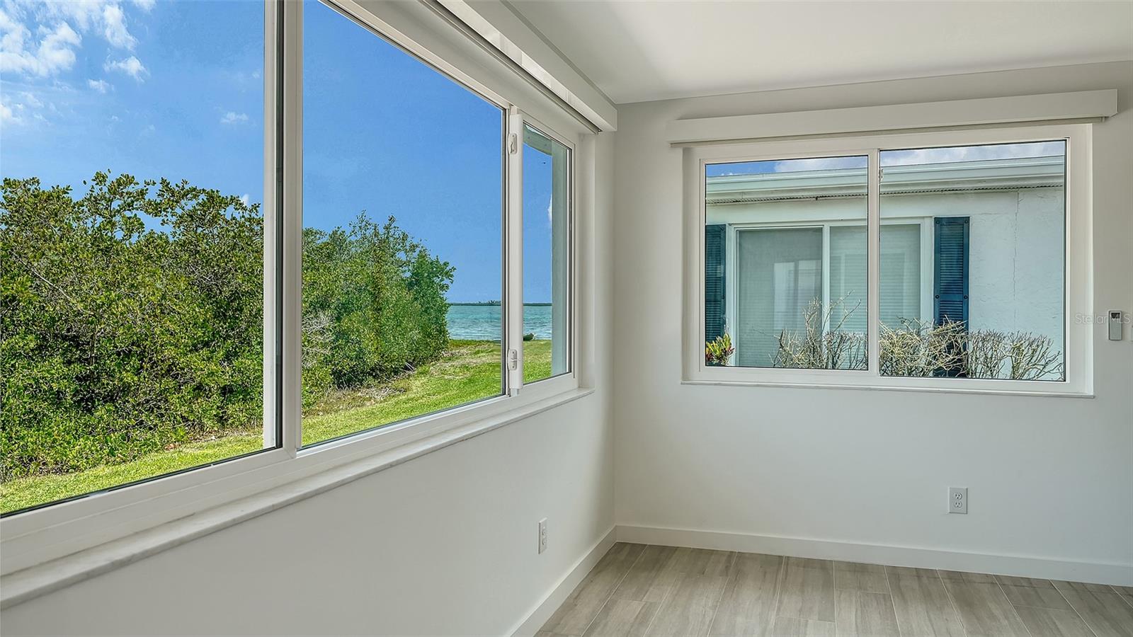 909 SPANISH DR N, LONGBOAT KEY, FL, 34228