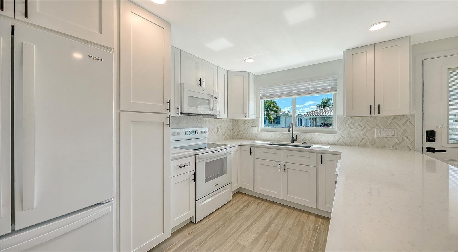 909 SPANISH DR N, LONGBOAT KEY, FL, 34228